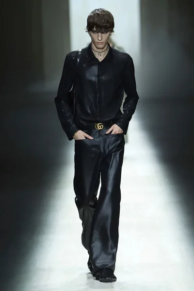 Look 57